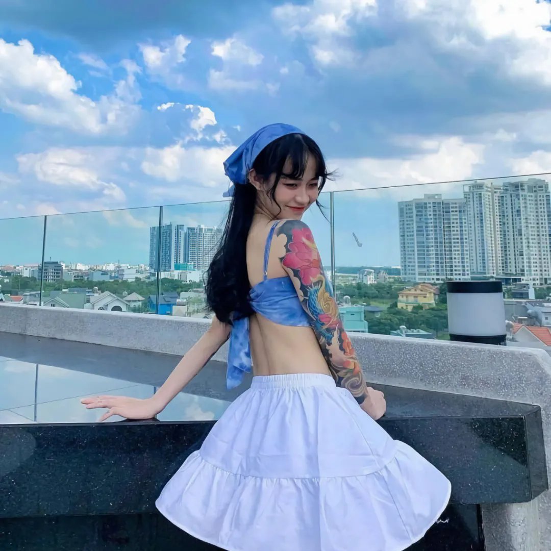 新娘向后跑